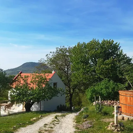 Baloveon Birtok * Kaptalantoti