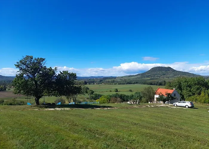 Baloveon Birtok בית נופש *